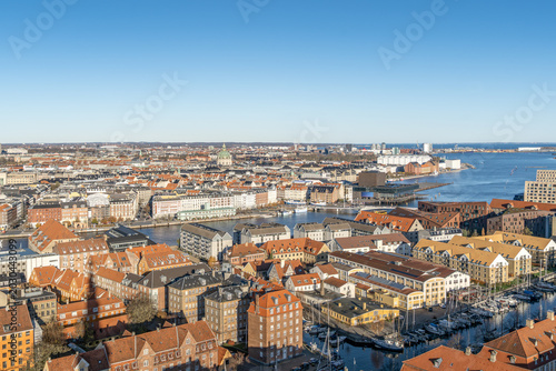 Foto Copenhagen Cityscape, Historic Canalside Buildings, Christianshavn Canal, Urban