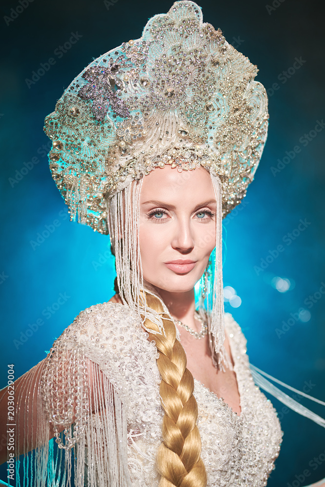 Fototapeta premium Crystal Crown Beauty
