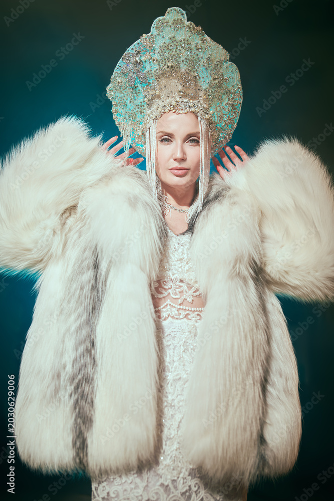 Fototapeta premium Winter Fur Empress