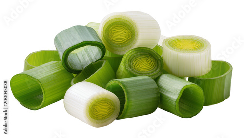 Obraz na plátně Chopped leek rings with green and white parts, isolated on transparent backgroun
