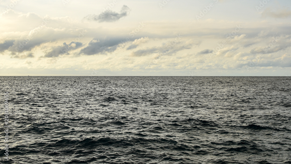 Obraz premium sea and clouds