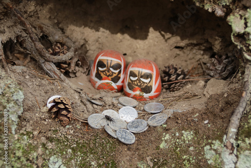 Fotografija statuettes of divinities (daruma) in matsushima in japan