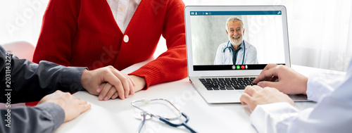 Bild auf Leinwand Doctor video call online by brisk telemedicine software application for virtual