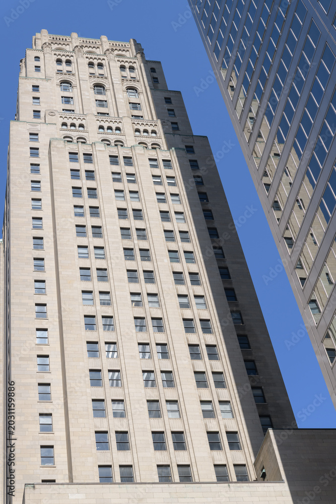 Naklejka premium skyward view of west elevation, historic Bank of Commerce (today known as Commerce Court North), 25 King St W, Toronto (designed by Darling & Pearson, York & Sawyer, 1931)