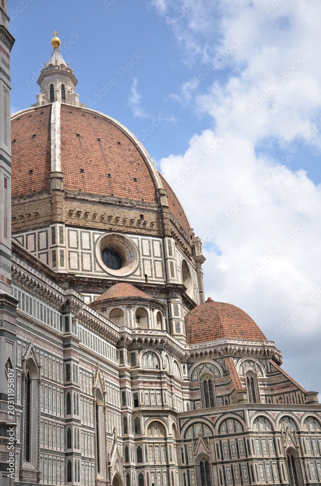 Fototapeta premium Florence Cathedral Dome and Historic Facade in Florence Italy