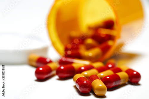 antibiotic medicine pills capsules