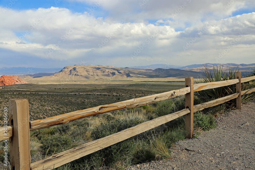 Fototapeta premium The fence - Red Rock National Conservation Area, Nevada