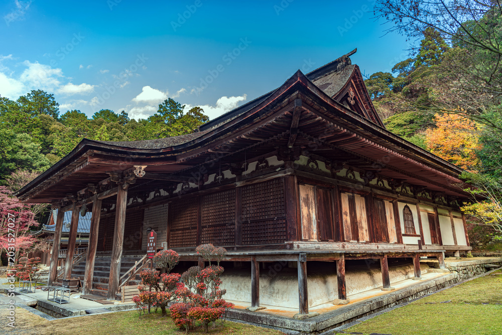 Fototapeta premium 滋賀 西明寺の国宝本堂