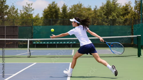 Konstfotografi Tennis Practice Session
Dynamic Backhand Stroke
Perfecting the Swing
Action on t