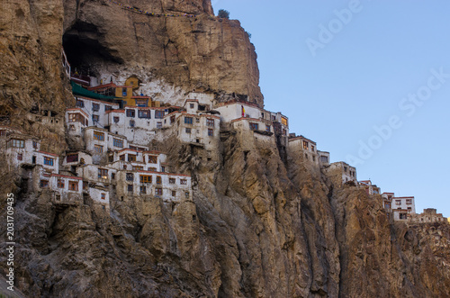 Tableau sur toile Phugtal Monastery in Zanskar