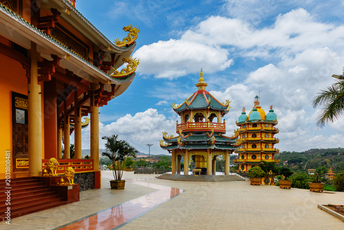 Tableau sur toile Lien Tinh Temple, Dai Ninh Pagoda Lam Dong Da Lat city, Vietnam.
