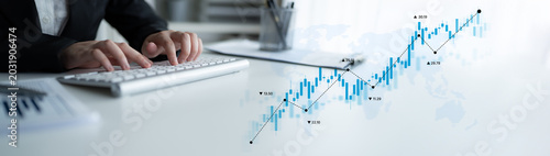 Cuadro en lienzo Stock market analysis with candlestick chart and price movement trend line, high
