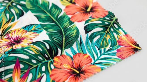 Tropical Floral Design, Vibrant Leaves, Nature Setting, Textile Patterns, Close-Up View, Nature Inspiration