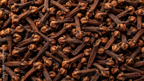 Whole dried brown cloves texture