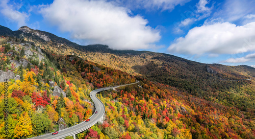Vászonkép Autumn colors on the Blue Ridge Parkway at Grandfather Mountain and the Linn Cov