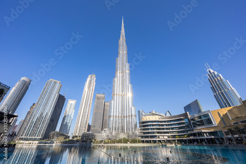 Fotografie Dubai Burj Khalifa skyline tallest building in the world with Dubai Mall in Down