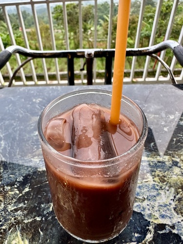 cola with ice
