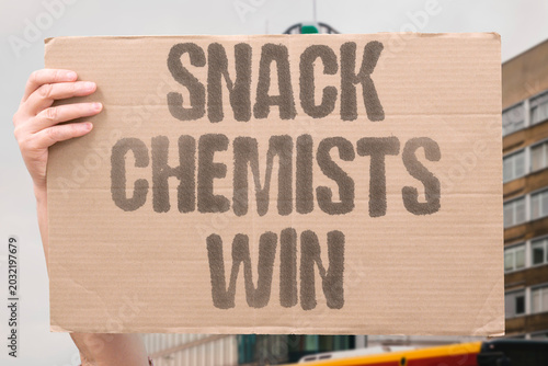 Tableau sur toile "Snack Chemists Win" Flavor formulas manipulate natural hunger cycles