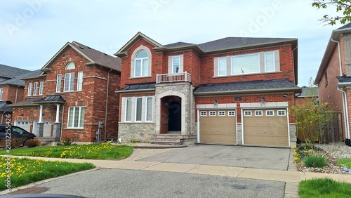 Tableau sur toile Toronto real estate showcasing suburban homes in a neighborhood