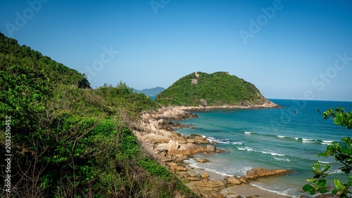Foto Panoramic view of the turquoise coastline in Khanh Hoa Province, Vietnam