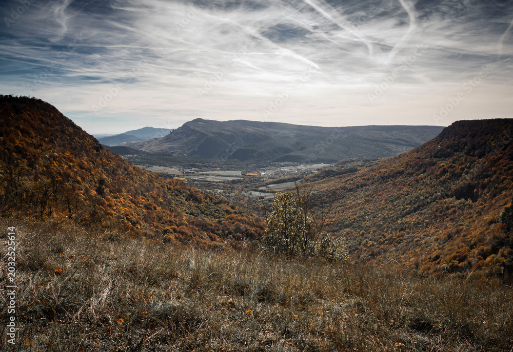 Obraz premium Beautiful landscape in Autumn colors in Urbasa nature park in Navarre, Spain