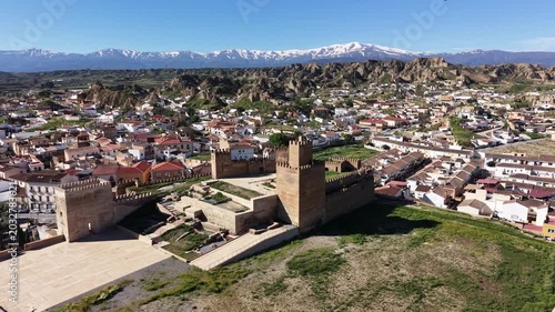 Vista aérea del antiguo Alcazaba árabe del municipio de Guadix, España