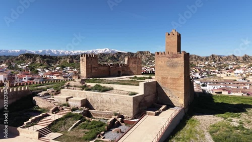 Vista aérea del antiguo Alcazaba árabe del municipio de Guadix, España