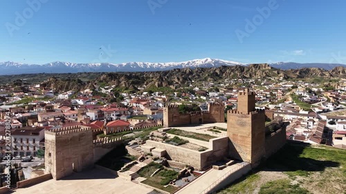 Vista aérea del antiguo Alcazaba árabe del municipio de Guadix, España