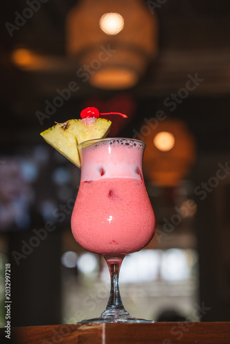 Schilderij op canvas piña colada con cereza, diferente moderna y fresca