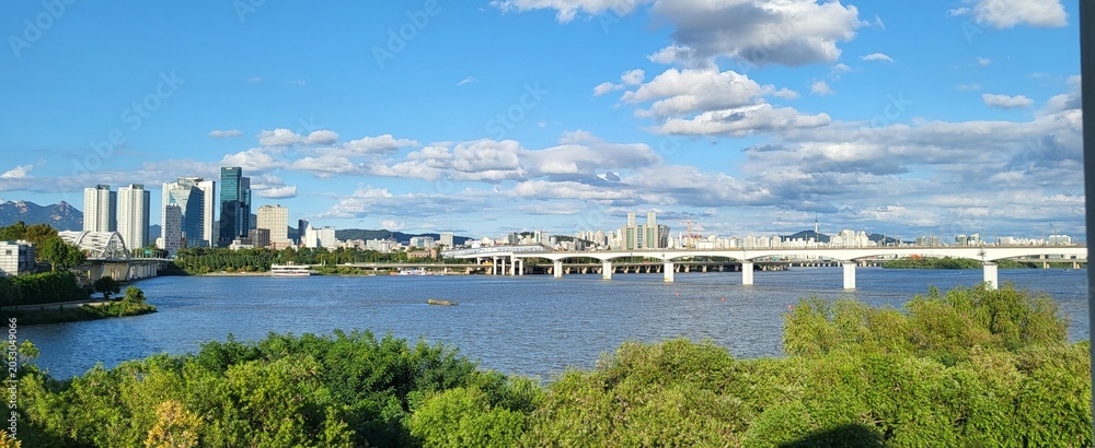 Naklejka premium Seoul Skyline and Han River Bridge Panoramic View South Korea