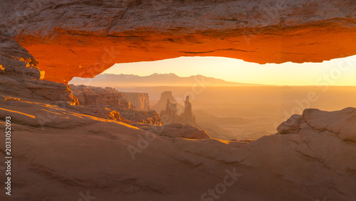 Sunrise at Mesa Arch
