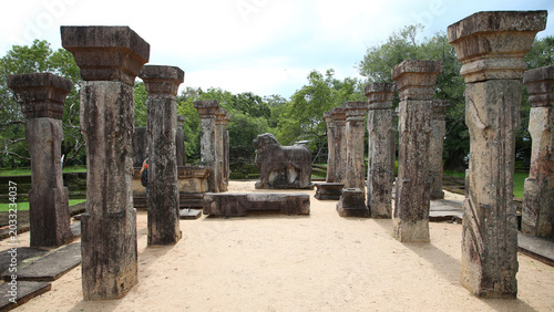 Photos Cámara del consejo de Nissankamalla, Sitio Arqueológico de Dipauyana, Parque de la Isla s