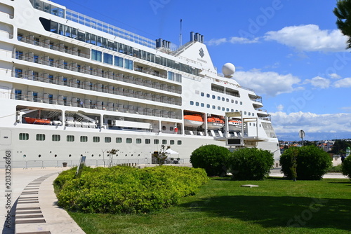Foto Cruise ship Silver Muse in the port of Zadar, Dalmatia, Croatia, Europe, Adria