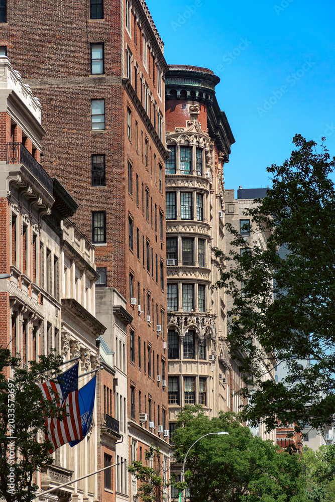 Fototapeta premium New York City Upper East Side Architecture on a Sunny Day