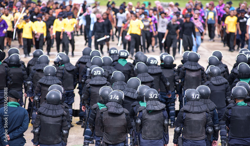 Photos Riot police are undergoing field training to deal with riotous crowds