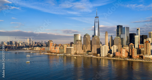 Foto New York City skyline with skyscrapers and Manhattan waterfront view