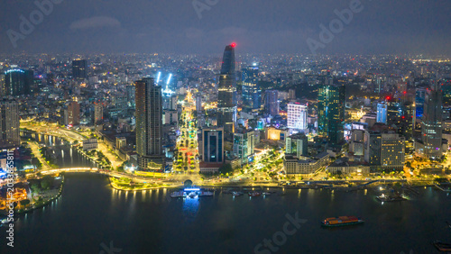 Foto Stunning aerial night view of Ho Chi Minh City, Vietnam featuring the illuminate