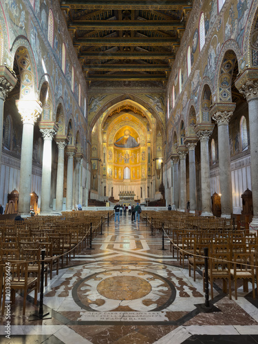 Foto the interior of the cathedral of Monreale