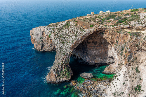 Εκτύπωση καμβά Landscape shot from viewpoint of malta blue grotto natural cave archway with dee