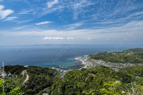 鋸山山頂から見る金谷港と海岸線のパノラマ　千葉県富津市