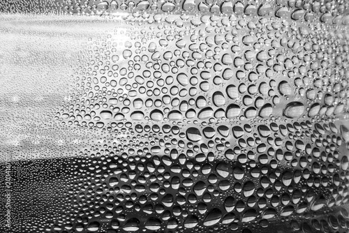 фотографія Abstract black and white macro photography of water droplets