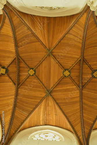 Tableau sur toile Low angle view of the historic wooden rib vault ceiling inside the Martinikerk c