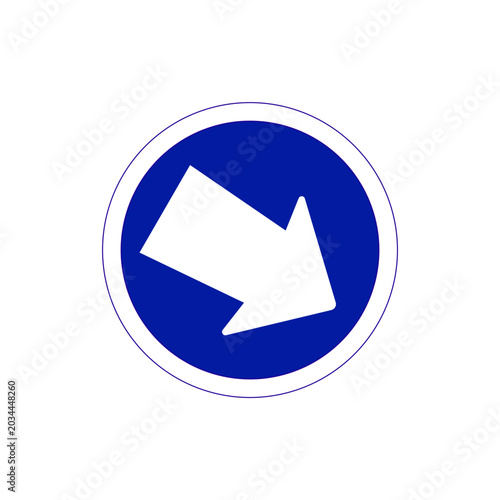 Foto Directional arrow sign indicating a required right lane change for safe navigati