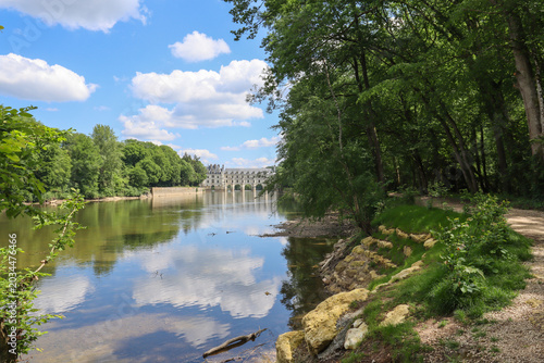 Картината върху платно Chenonceaux Castle reflected in Cher River