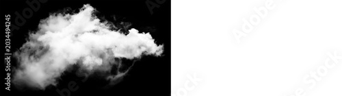 Foto White cloud or smoke isolated on black background isolated on transparent backgr