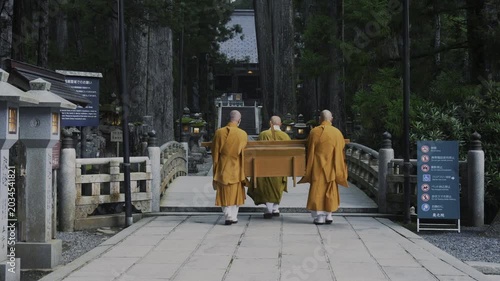 Shōjingu Morning Ritual at Okunoin — Offering Food to Kūkai at 6 AM in August, Koyasan, Wakayama 空海に食事を届ける儀式「生身供(しょうじんぐ)」和歌山県高野町
