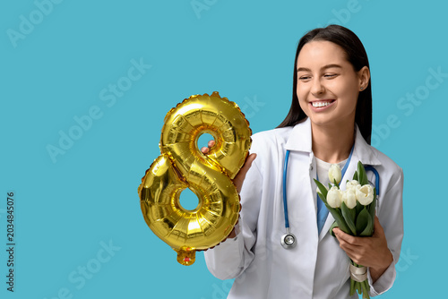 Female doctor with white tu...