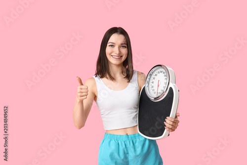 Beautiful young sporty woma...