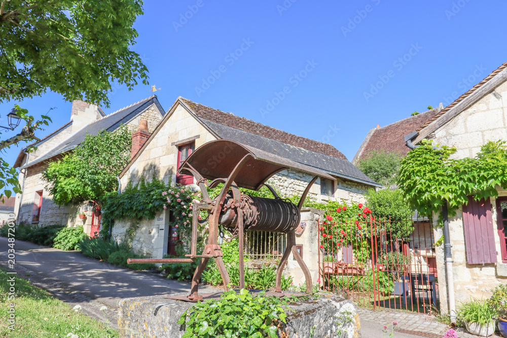 Ταπετσαρία Medieval charm of Crissay-sur-Manse (France)