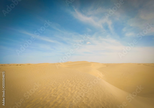 Photos Taklamakan Desert, Xinjiang, China
Vast desert landscape of Taklamakan Desert in Xinjiang, China